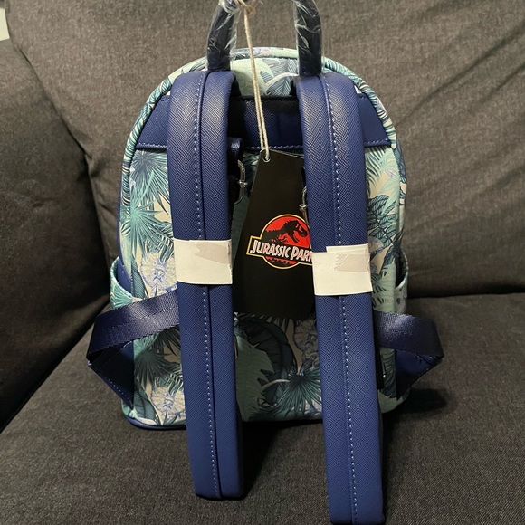Loungefly Jurassic Park palm frond backpack & wallet - Picture 8 of 10